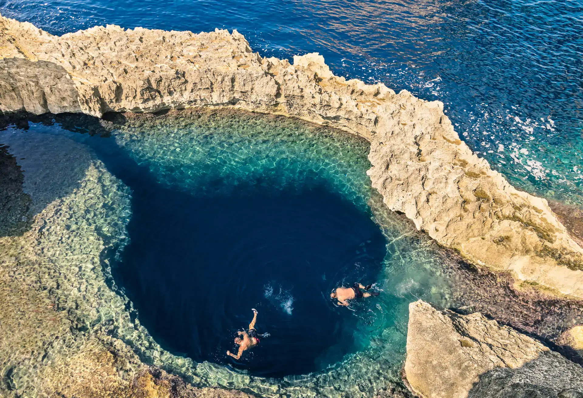 dest_malta_luqa_azure-window_gozo_gettyimages-467551504_universal_within-usage-period_31099