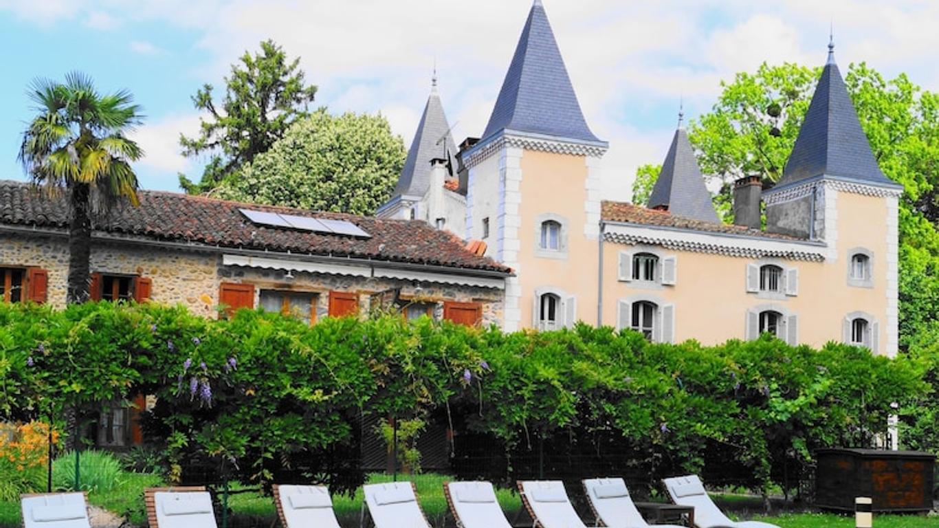 Hotel Logis - Chateau de Beauregard à partir de 84 €. Hôtels à Saint-Girons  - KAYAK