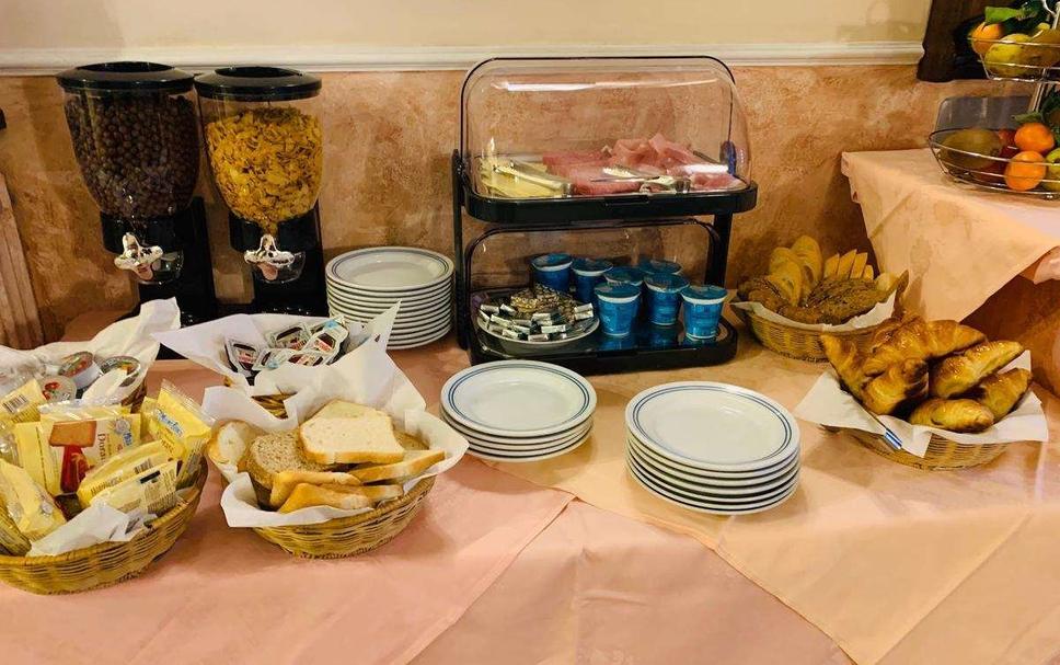 Buffet Photo