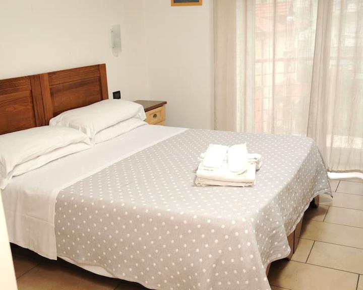 Hotel Fly à partir de 34 €. Hôtels à Casoria - KAYAK