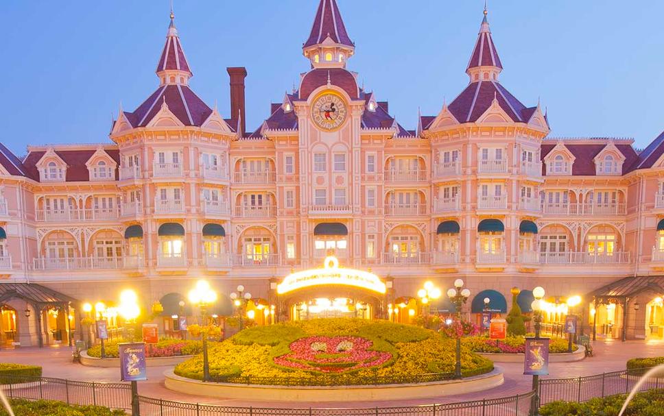 Disneyland Hotel à partir de 578 €. Hôtels à Chessy - KAYAK